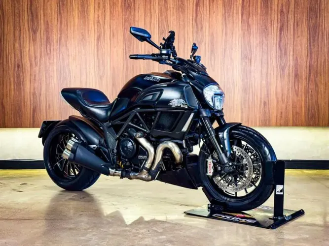 Ducati Diavel 2015
