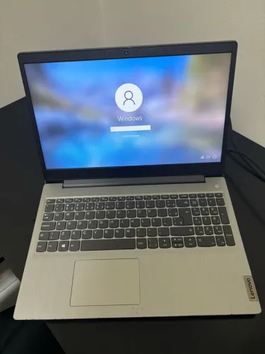 Notebook Lenovo 256GB SSD Tela 15,6" Windows 10 - Prata