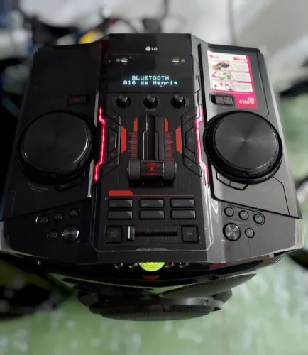 Aparelho de som LG XBOOM