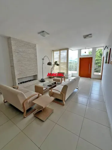 Casa de Luxo em Condomínio Fechado na divisa de São Jose dos campos e Jacarei . Você tem a