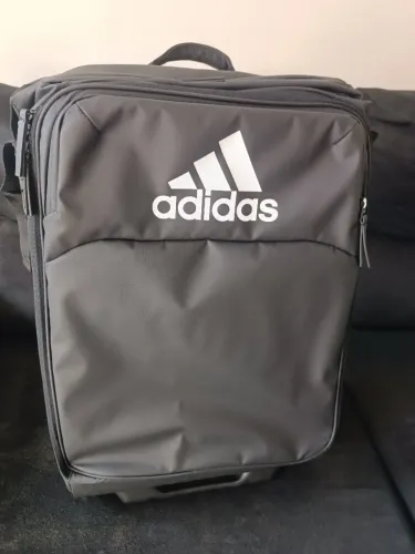 Mala da Adidas de rodinhas original