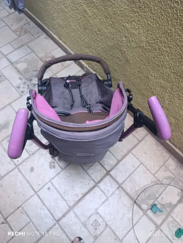 Carrinho de Bebê à Venda - Super Conservado!