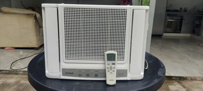 Ar condicionado 10 mil BTUs funcionando perfeitamente limpo e higienizado
