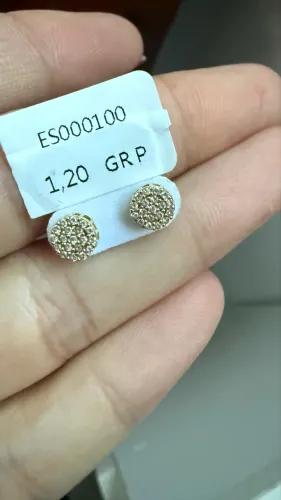 Brinco chuveirinho de ouro 18 quilates cravejado com zirconias