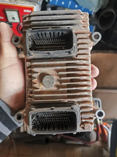 Central de injeção eletrônica do Palio 1.6 16v e- Tork