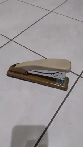 Grampeador de Papel de Metal Grande