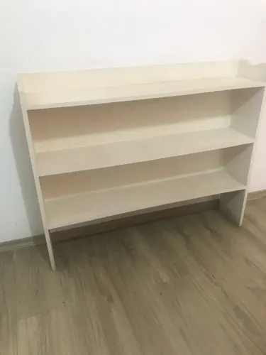 Estante pequena