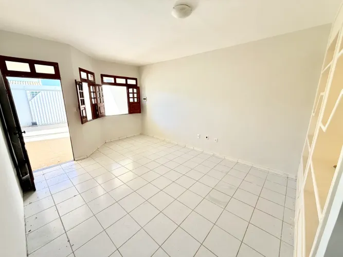 Casa a venda no condomínio Park Centenário em Juazeiro com 3 quartos