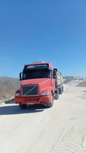 Volvo Nh 2002 completo, trabalhando, todo original