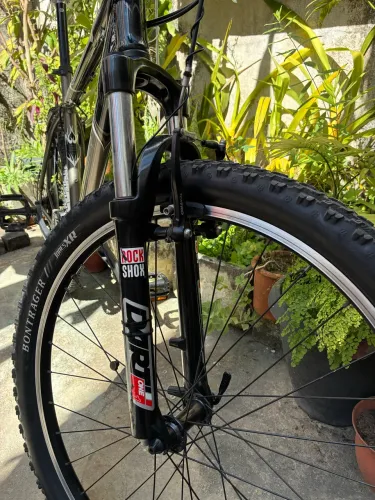 Suspensão RockShox Dart One 26?