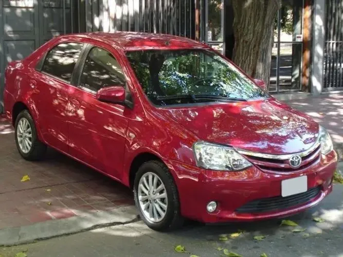Toyota Etios XLS Sedan 1.5 Flex 16V 4P Mec. 2013