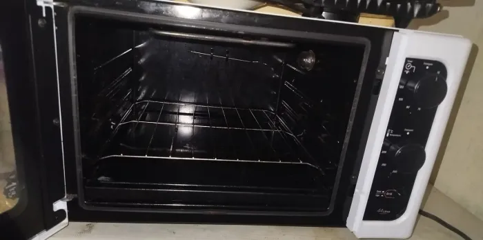 Forno elétrico semi novo