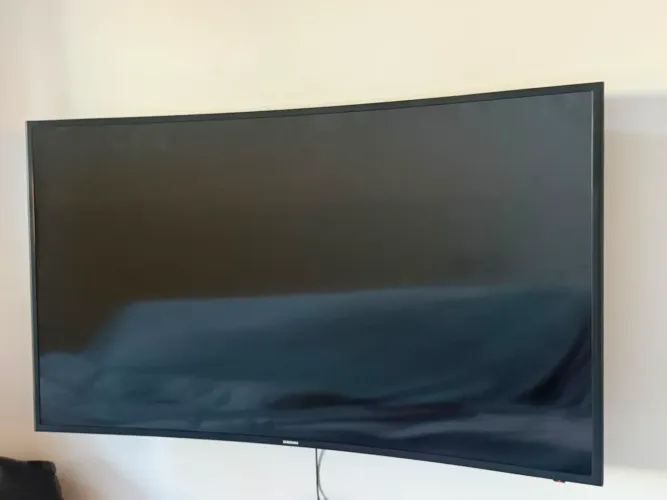 Televisão Samsung de Ecrã Curvo 55 Polegadas - Excelente Estado