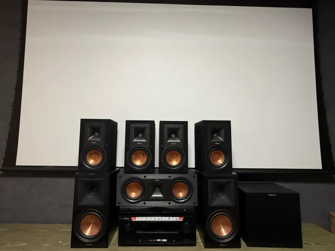 Denom 3700 H - Com caixas Klipsch completo