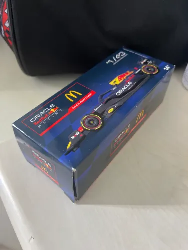 Fórmula 1 1/43 oracle red bull MC