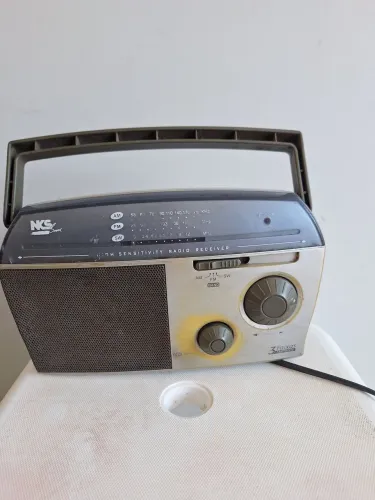 Radio portátil NKS Sound (3 Faixas - AM/FM/SW)