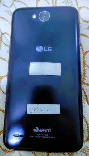 Celular LG K10 Power com avaria na tela