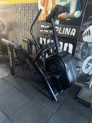 Aparelho de musculação 