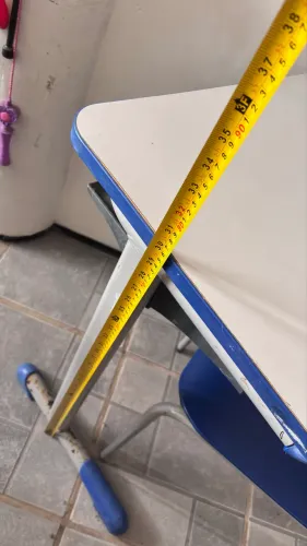 Kit mesa e cadeira para estudos