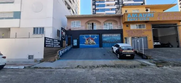 Sala Comercial com 240 m² para Alugar no bairro Kobrasol, em São José.