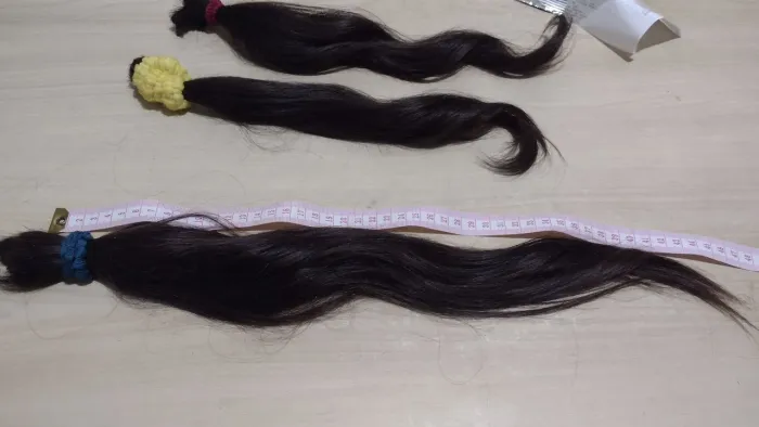 Três mechas de cabelo humano virgem