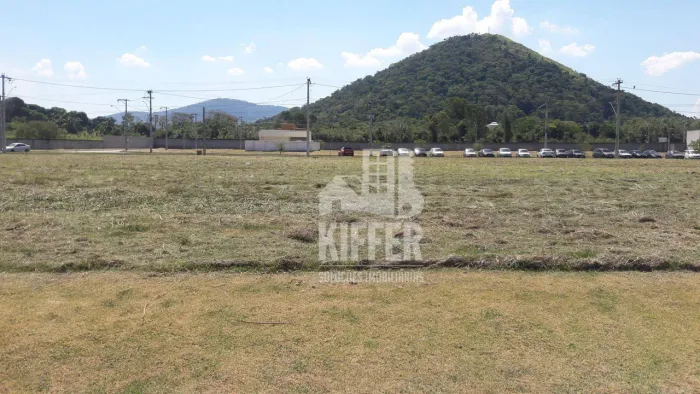 Terreno 360m² em Condomínio Clube em Maricá a 5 Minutos da Praia