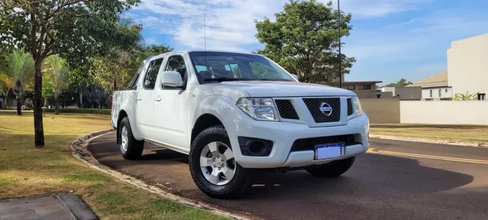 Nissan Frontier S CD 4X4 2.5 TB Diesel 2014