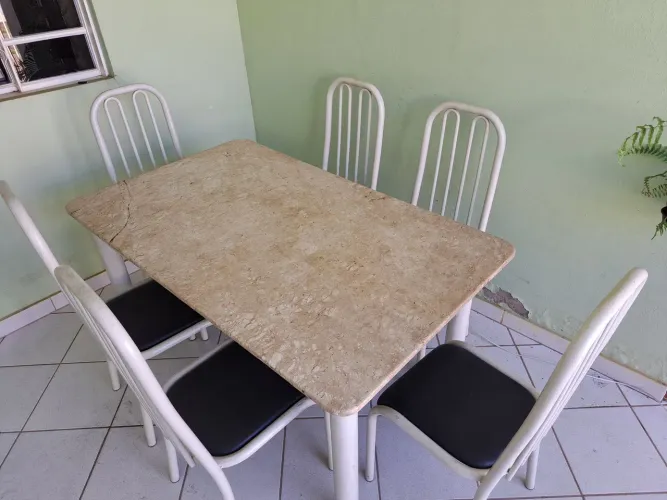 Mesa tubular tampo pedra + 6 cadeiras
