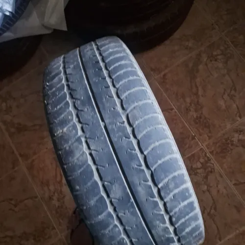 Vendo pneu 205 55 16