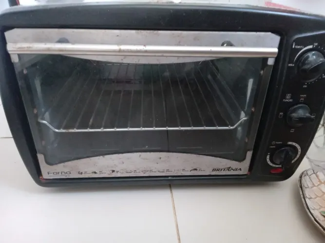 Forno Britânia 31 litros.