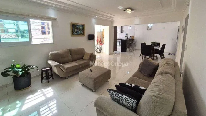 Casa com 3 dormitórios à venda, 240 m² por R$ 900.000,00 - Vila Augusta - Sorocaba/SP
