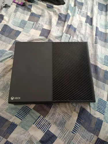 Xbox one 1 tera (apenas o console e a fonte)