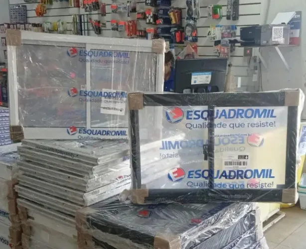 Basculante aluminio 2 folhas 40x60 com vidro a vista R$199,90