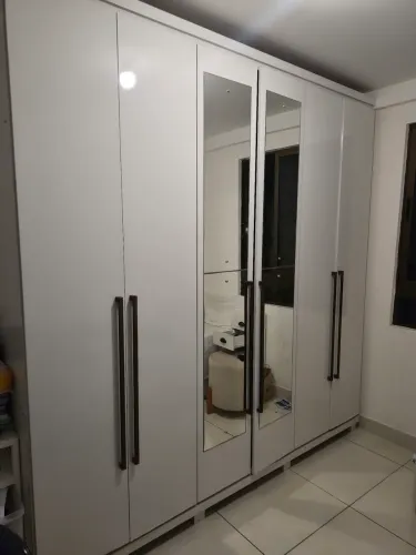 Guarda Roupa com espelho