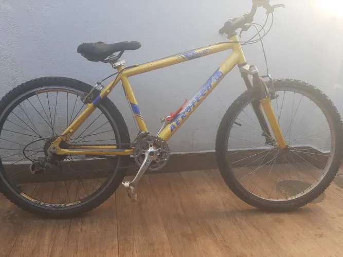 Bicicleta aerotech 350,00