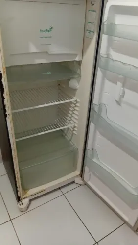 Geladeira Frost Free cônsul funcionando perfeitamente