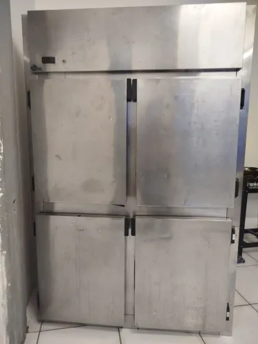 ? VENDE-SE REFRIGERADOR INDUSTRIAL INOX ?