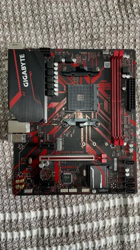 Placa mãe B450m gaming Gigabyte