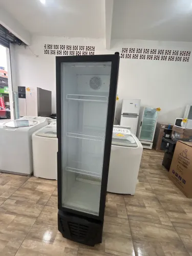 EXPOSITOR DE BEBIDAS PRETO 127 VOLTS - ENTREGAMOS