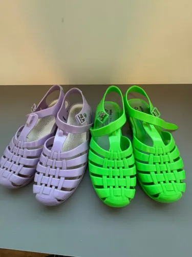 Kit com 2 Sandálias Melissa Original - Mesmo Modelo (Verde Neon + Lilás)
