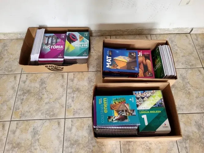 Kit Coleção de 41 Livros e 57 Apostilas POLIEDRO - PRÉ VESTIBULAR 2023-2025