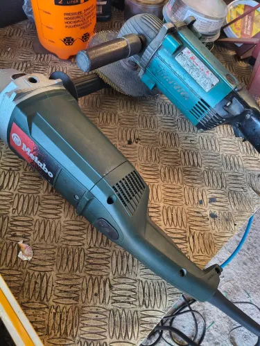 Lixadeira metabo e Makita 