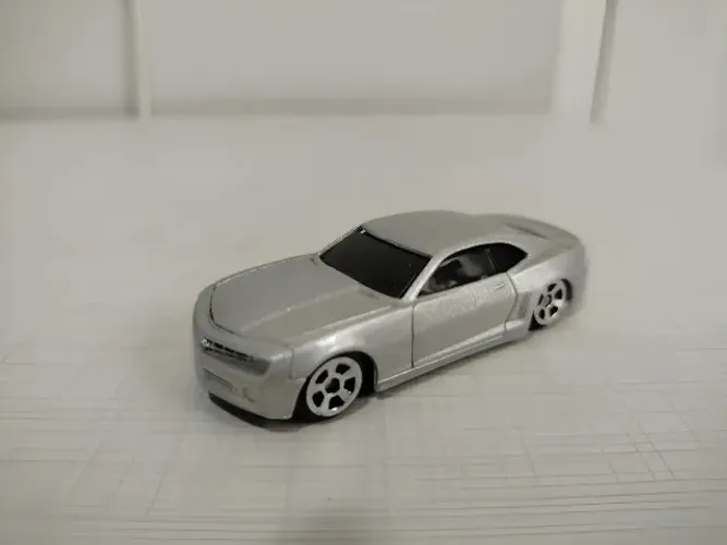 Miniatura '00 Gmc Terradyne Maisto 1/64 Prateado