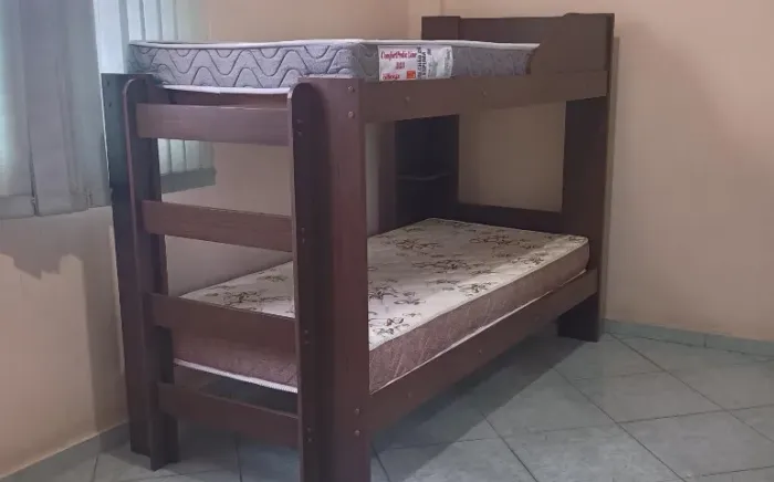 Cama beliche semi nova (COLCHÕES NÃO INCLUSOS!!)