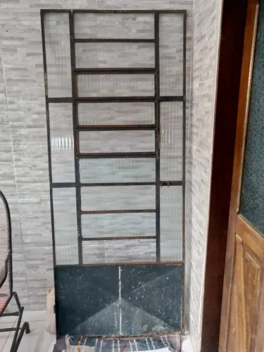 Porta de vidro bem conservada