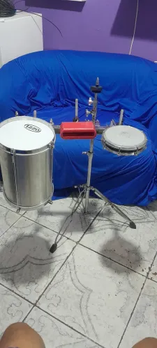 Percussão bacurinha bloquinho tamborim estante