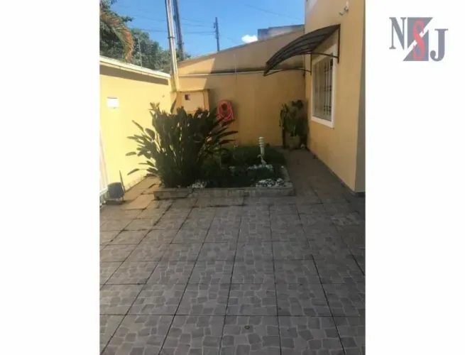 Sobrado com 3 dormitórios à venda, 268 m² por R$ 450.000,00 - Parque São Luís - Taubaté/SP