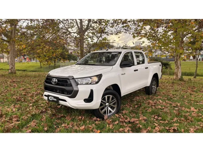 Toyota Hilux CD 4X4 2.8 Diesel Mec. 2025
