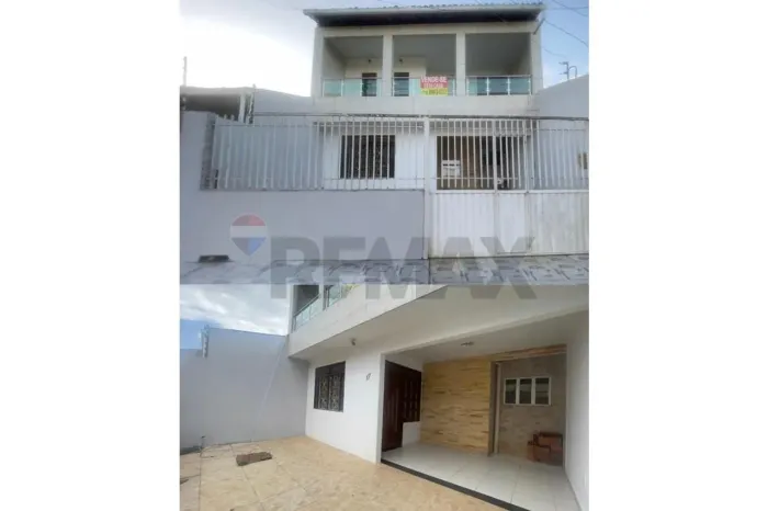 Casa com 03 quartos e 01 suíte no bairro de Santos Dumont