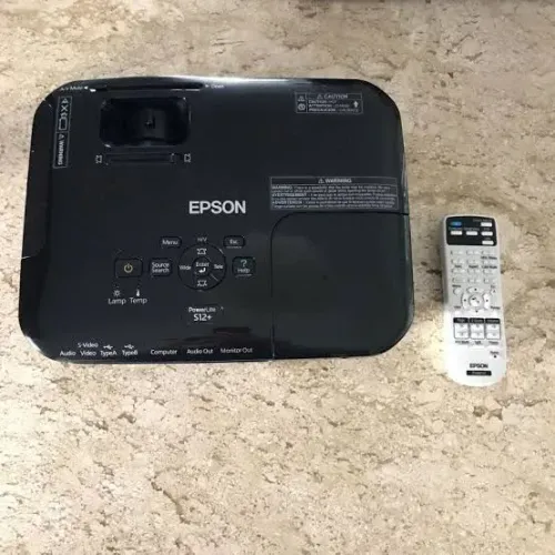 PROJETOR EPSON s12+ NOVA